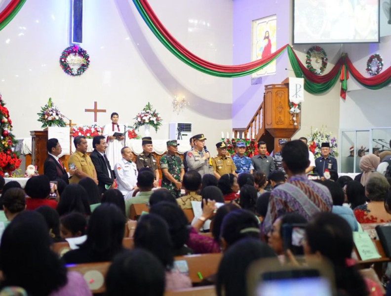 Pastikan Nataru Berjalan Aman, Pj Gubri Bersama Forkopimda Tinjau Gereja dan Pos Pengamanan