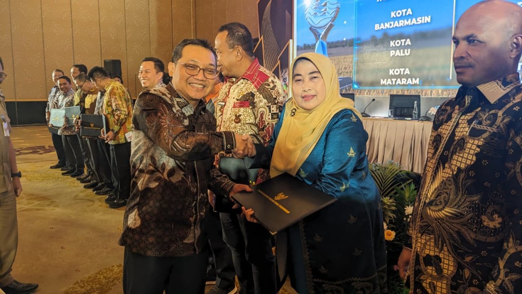Pekanbaru Raih Penghargaan Terbaik III TPID Kawasan Sumatera