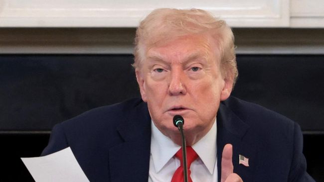 Trump Setop Aplikasi Imigrasi Warga dari 19 Negara, RI Termasuk?