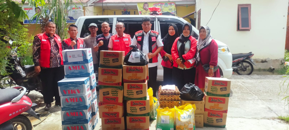 PMI Pekanbaru Salurkan Bantuan Kepada Korban Banjir