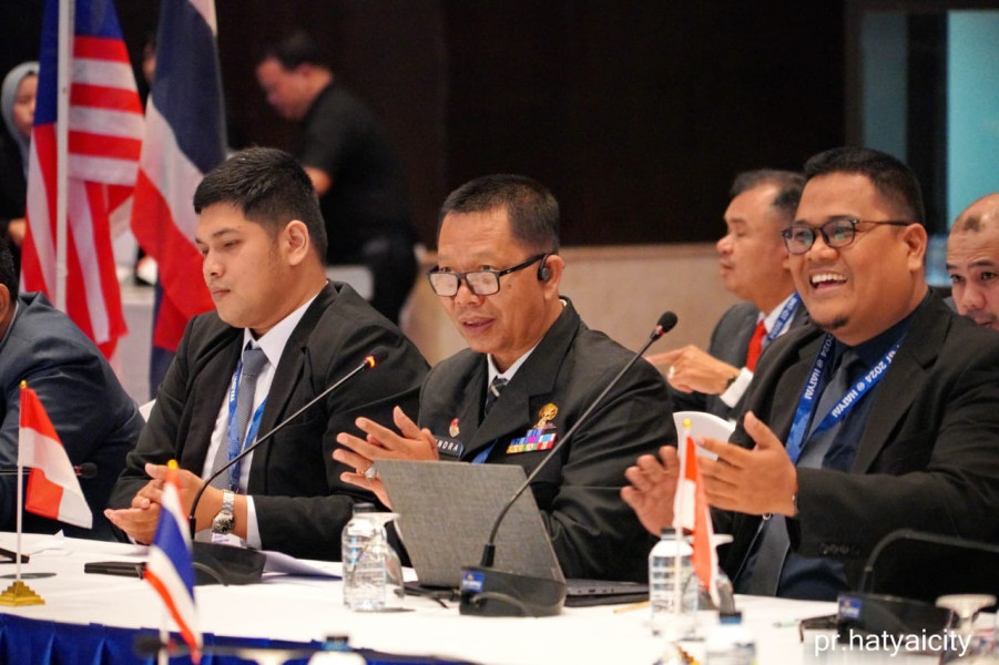 Sekda Kota Pekanbaru Membuka dan Memimpin Rapat IMT-GT GCMC ke-7 di Thailand