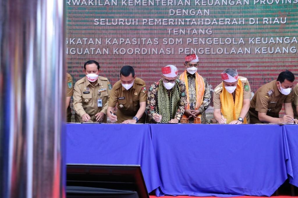 Pj Wali Kota Teken MoU dengan Kemenkeu terkait Koordinasi Pengelolaan Keuangan