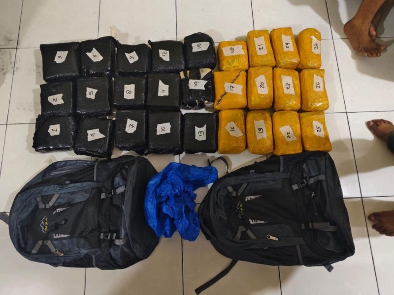 Dua Kurir 28,3 Kg Sabu Ditangkap di Pekanbaru