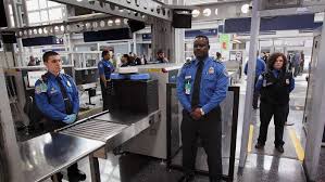 Awas, Pakai Baju Ini di Bandara Bisa Bikin Pemeriksaan Makin Rumit