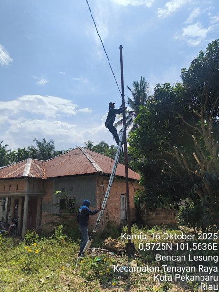 Dishub Pekanbaru Pasang 20 Titik PJU di Melebung