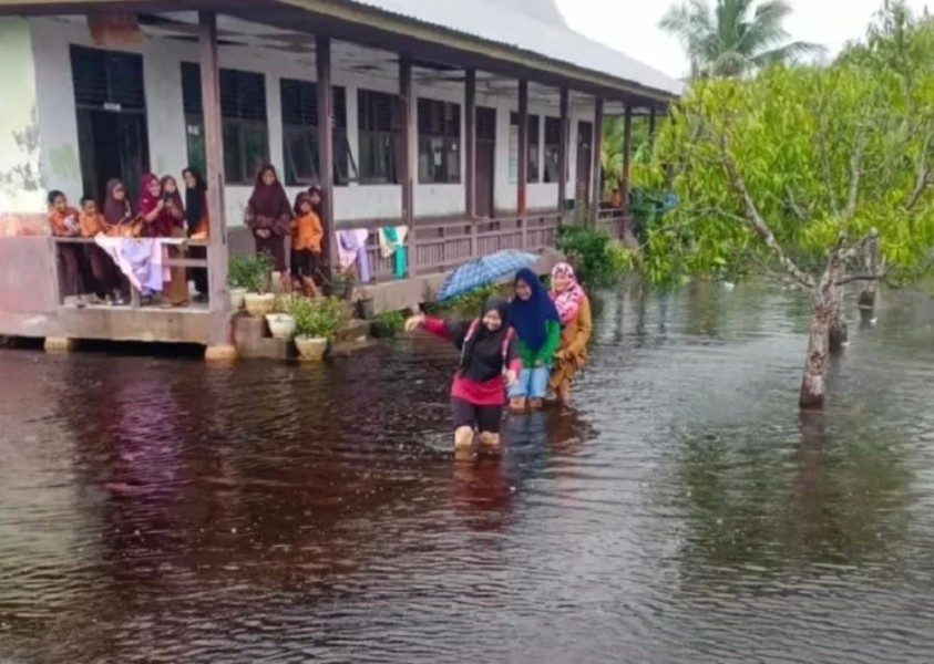 Terdampak Banjir,Kegiatan Belajar Mengajar di 24 Sekolah di Pelalawan Diliburkan