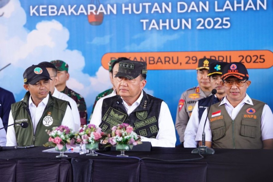 Tegas! Menko Polkam Ancam Cabut Izin Pembakar Hutan di Riau