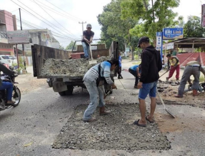 DInas PUPR Pekanbaru Targetkan Perbaiki 23 Titik Jalan Rusak Jelang Lebaran