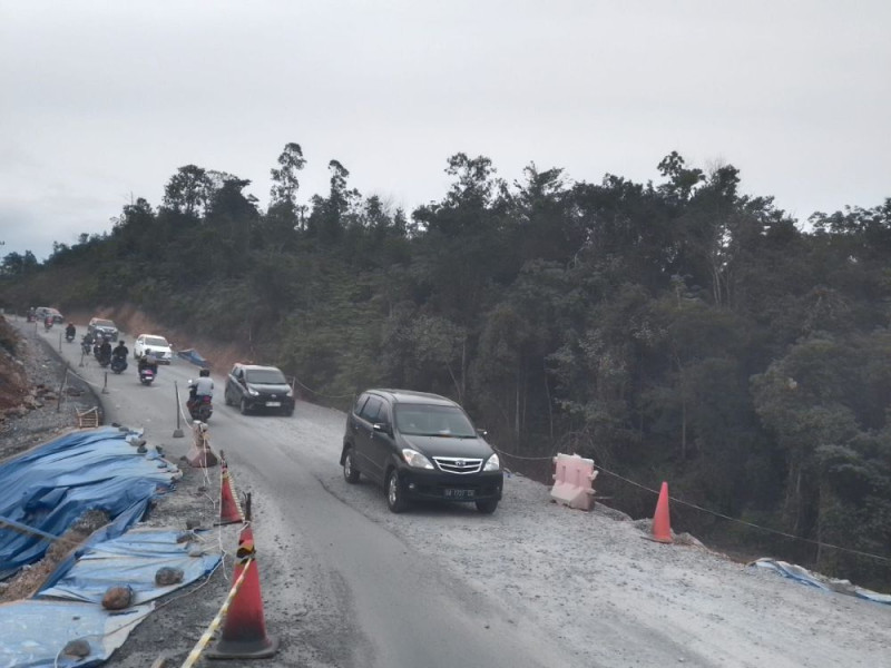 Jalan Lintas Riau-Sumbar Km 106 Terapkan Buka Tutup