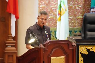 Plh Sekdaprov Sampaikan Ranperda Pertanggungjawaban Pelaksanaan APBD Riau 2025