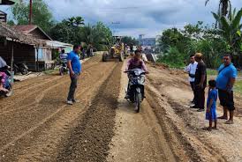 Permintaan Wabup Rohil Terealisasi, PT Jatim Salurkan CSR Untuk Perbaikan Jalan Kecamatan Kubu
