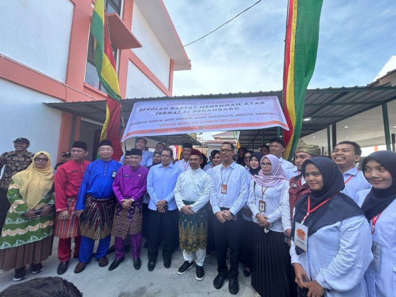 Resmikan Sekolah Rakyat, Gubri : Putuskan Rantai Kemiskinan