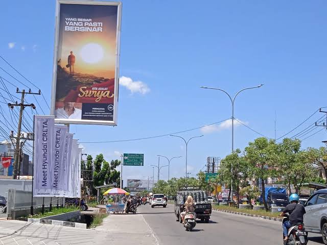 Pemko Pekanbaru Mulai Tertibkan Iklan Rokok di Sepanjang Jalan Protokol