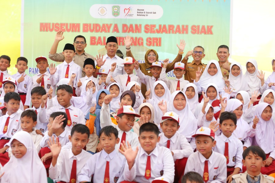 Museum Balairung Sri Pamerkan Koleksi Pribadi Sultan Syarif Kasim, 700 Pelajar Belajar Sejarah Siak