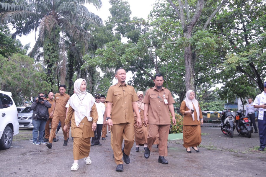Pastikan  Pelaksanaan TKA Aman dan Lancar, Wako Agung Turun ke SMP N 21 Pekanbaru