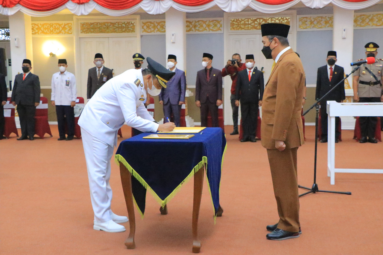 SK Pj Wali Kota Pekanbaru dan Bupati Kampar Berlaku Satu Tahun