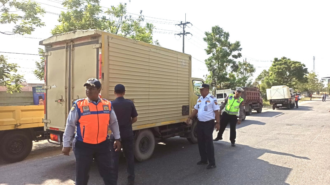 Dishub Pekanbaru Tindak Puluhan Angkutan Barang