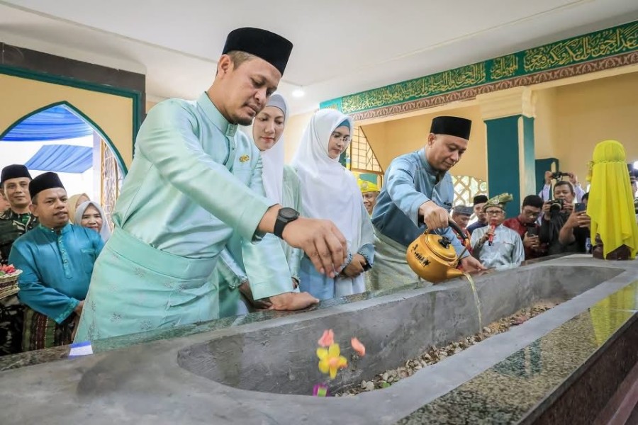 Wako dan Wawako Ziarah ke Makam Marhum Pekan Jelang HUT Pekanbaru