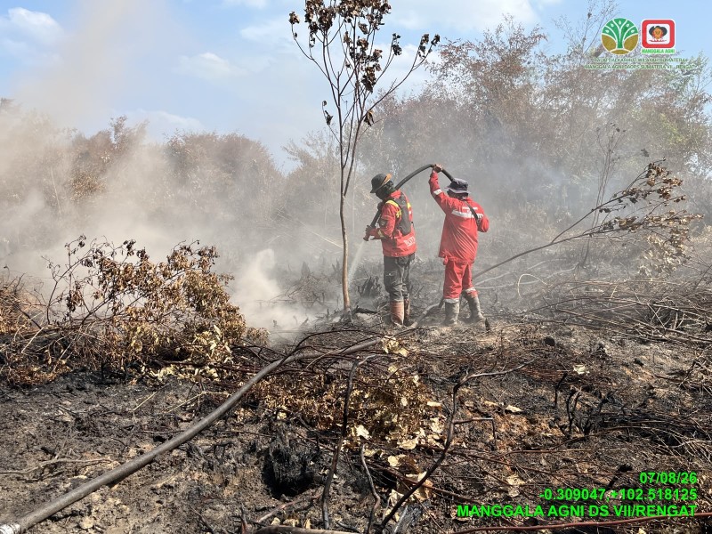 Manggala Agni Berjibaku Hadapi Karhutla di Indragiri Hulu dan Bengkalis