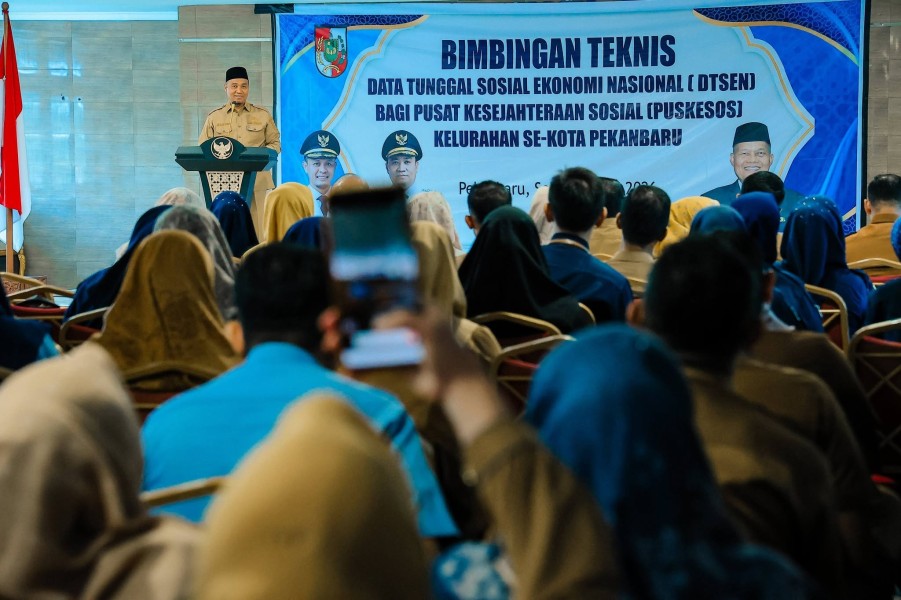 Pastikan Bansos Tepat Sasaran, Pemko Pekanbaru Gelar Bimtek DTSEN Bagi Operator Puskessos