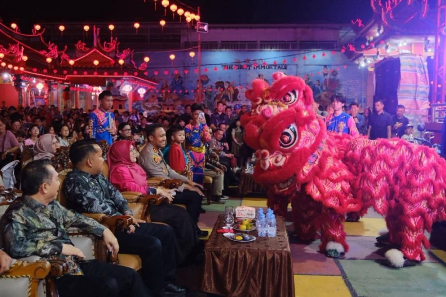 Hadiri Cap Go Meh, Bupati Siak Sebut Bukan Sekadar Tradisi, Melainkan Simbol Persatuan