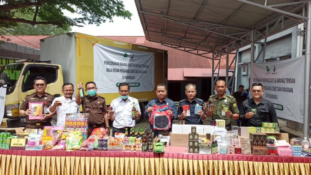 BBPOM Pekanbaru Musnahkan Barang Bukti dari 10 Tersangka Kasus Obat dan Makanan Ilegal