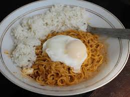 Mi Instan 'Haram' Dimakan Bareng Nasi, Ini Alasanny