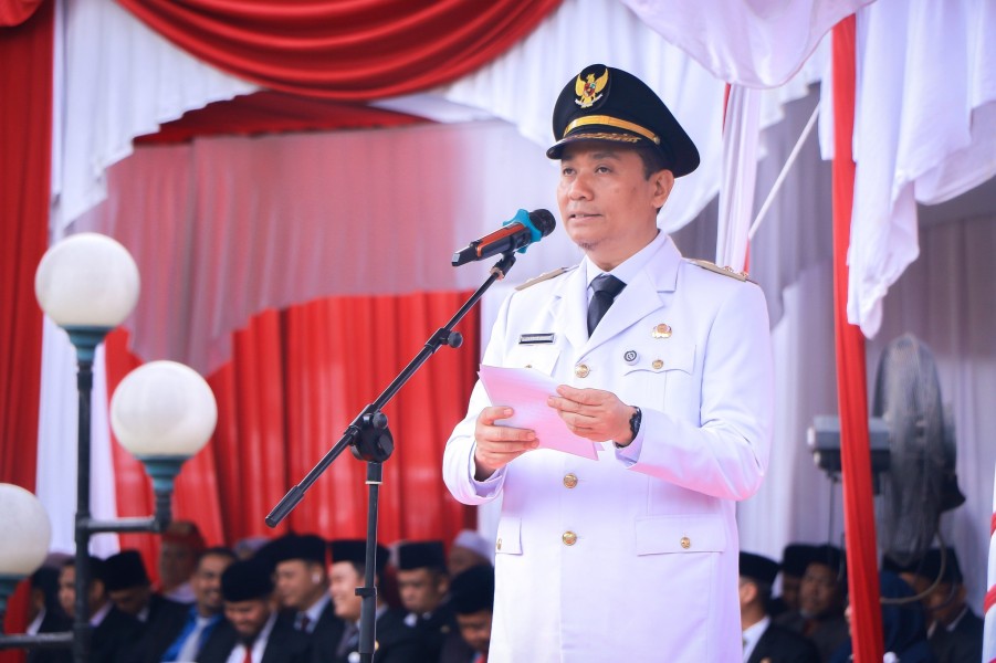 Pimpin Upacara Hari Pahlawan, Wawako Pekanbaru Ajak Warga Jaga Persatuan dan Kesatuan