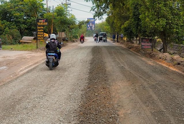 Perbaikan Jalan Parit Indah Masuk Tahap Pengerasan