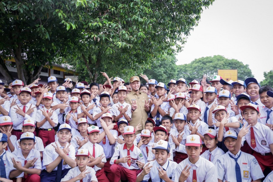 Paling Lambat Akhir Oktober, Bantuan Seragam Sekolah Dari Pemko Pekanbaru Sudah Disalurkan