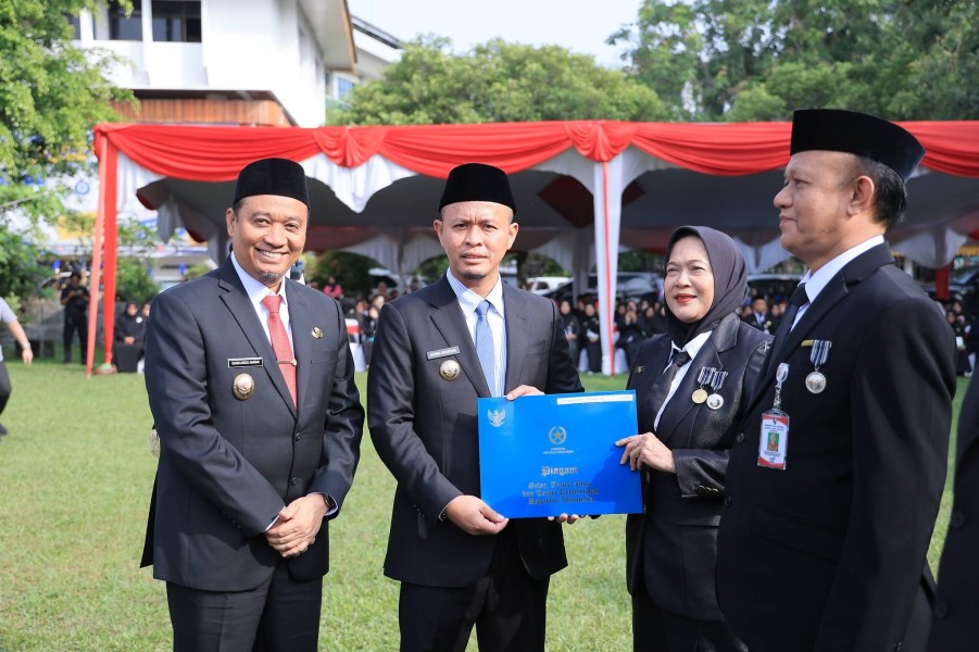 288 PNS Pemko Pekanbaru Terima Satyalancana Karya Satya