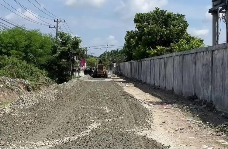 Akhir November,  Dinas PUPR Pekanbaru Tuntaskan Overlay Jalan Bangau Sakti